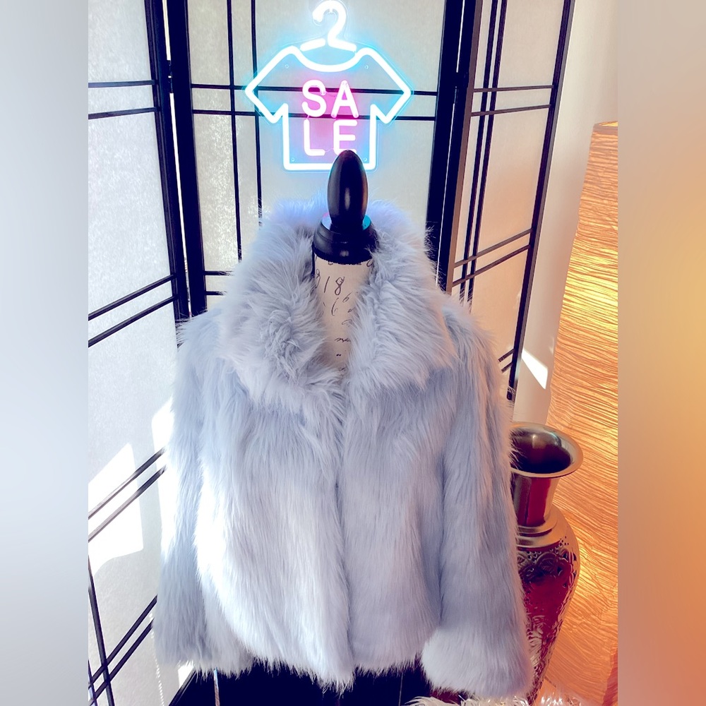 FLUFFY BABYBLUE FOREVER 21 JACKET